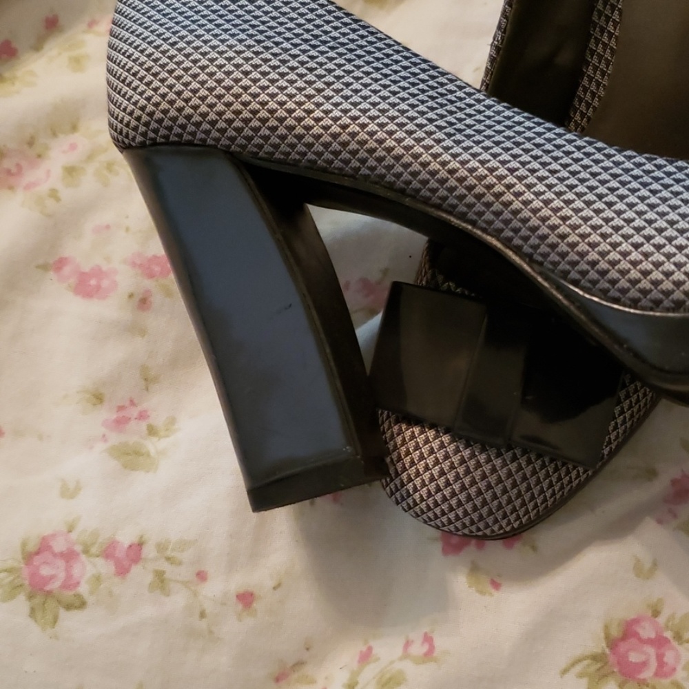 Shoes - Picture 2 of 2